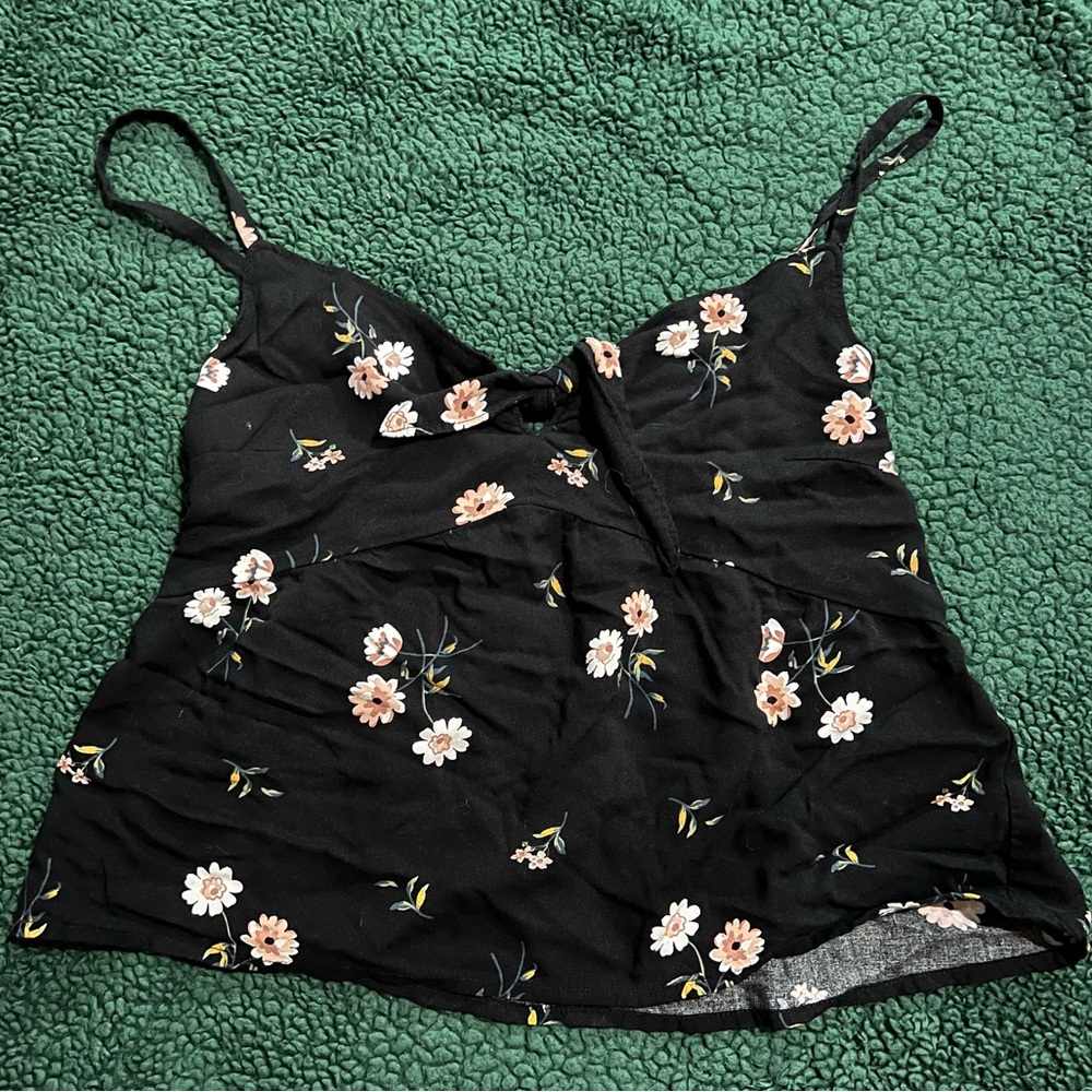 Hollister top
